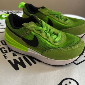 Nike Green and Black Sneakers Lightweight Mesh Design